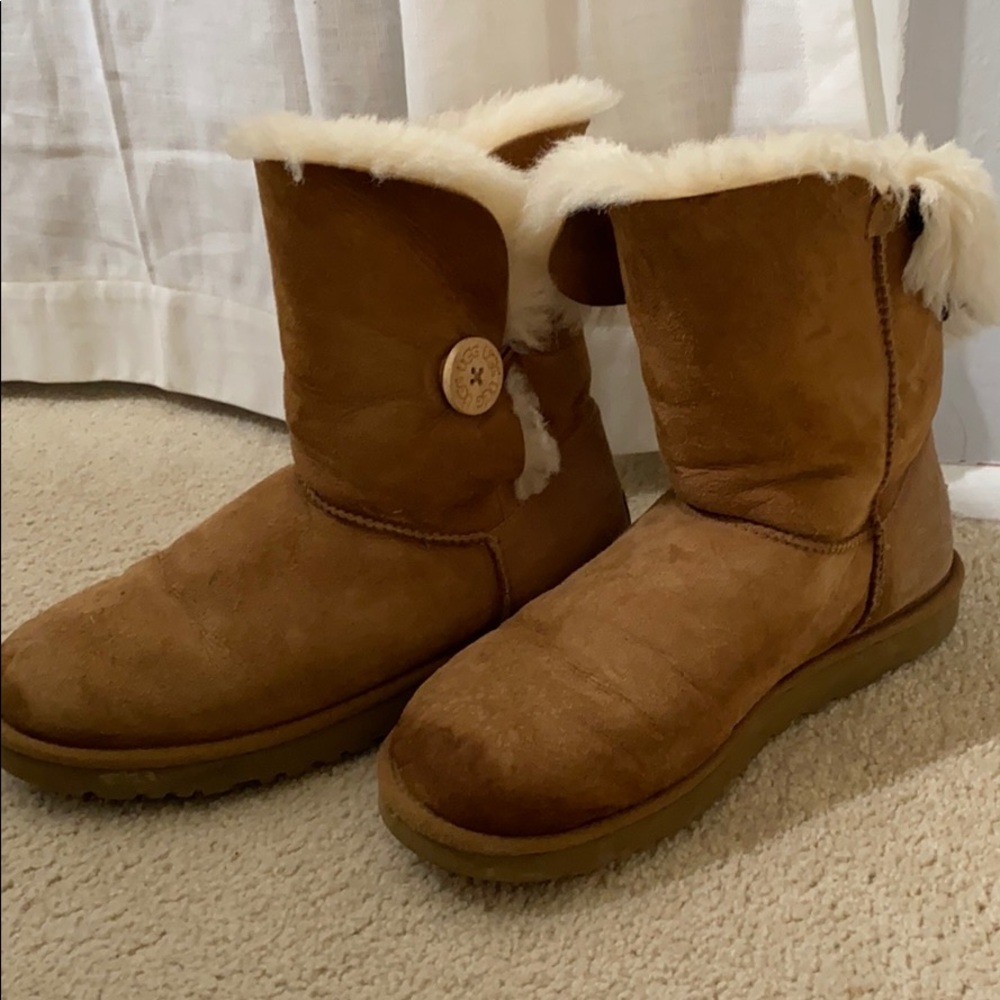 Uggs! - image 1